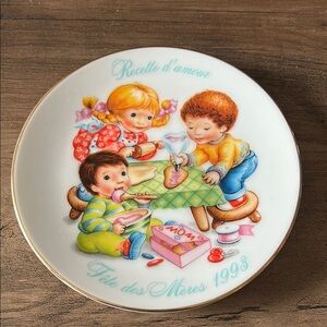 Vintage 1993 Mother’s Day Avon collector plate French
